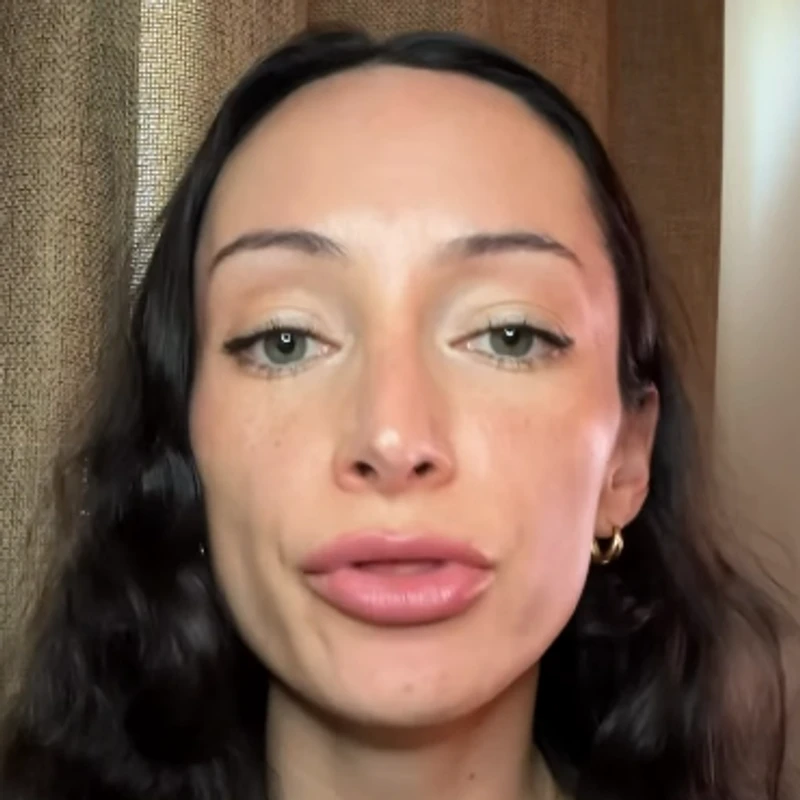 Olivia_Katbi.png _#40