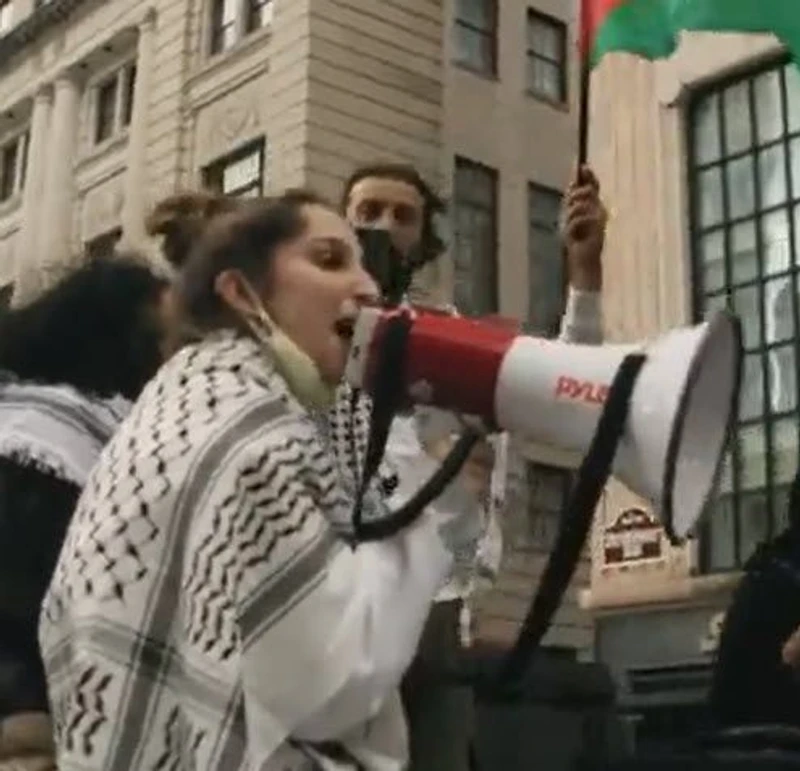 Romance Albarqawi cm17 YouTube_#18