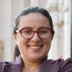 Stephanie_Clare_2.jpg