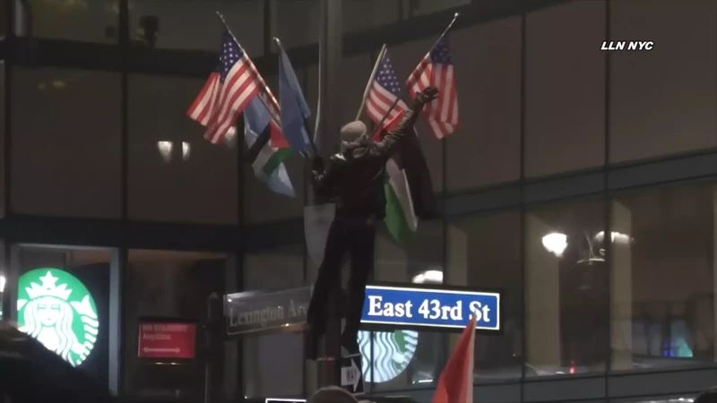 Flood_Manhattan_For_Gaza_2__youtube.webm