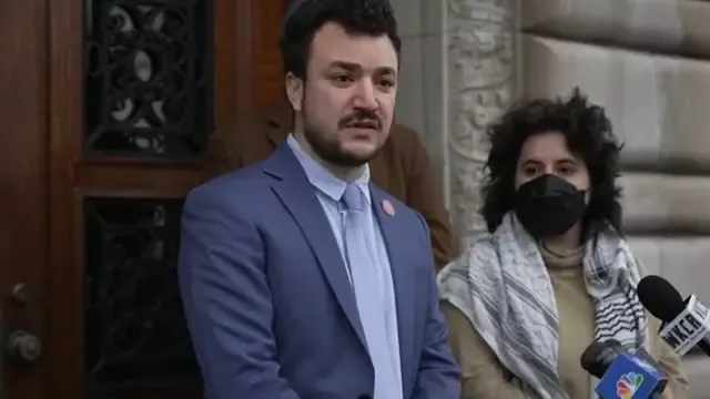 Press_Conference_at_Columbia_After_NYPD_Raid_YouTube_Apr_18_Julia_Bannon_Speaks_to_Reporters_AJTjdu.mp4_#8