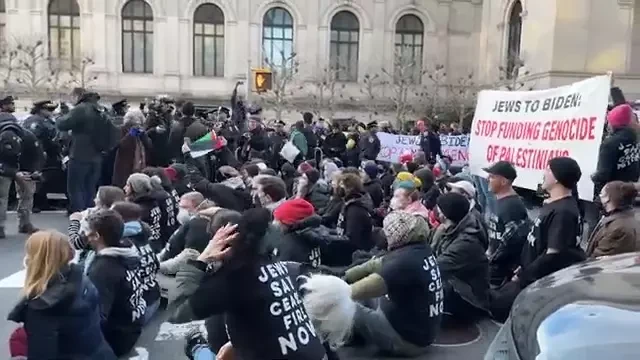 Tell_Genocide_Joe_Not_Welcome_In_New_York_City_2__youtube.mp4
