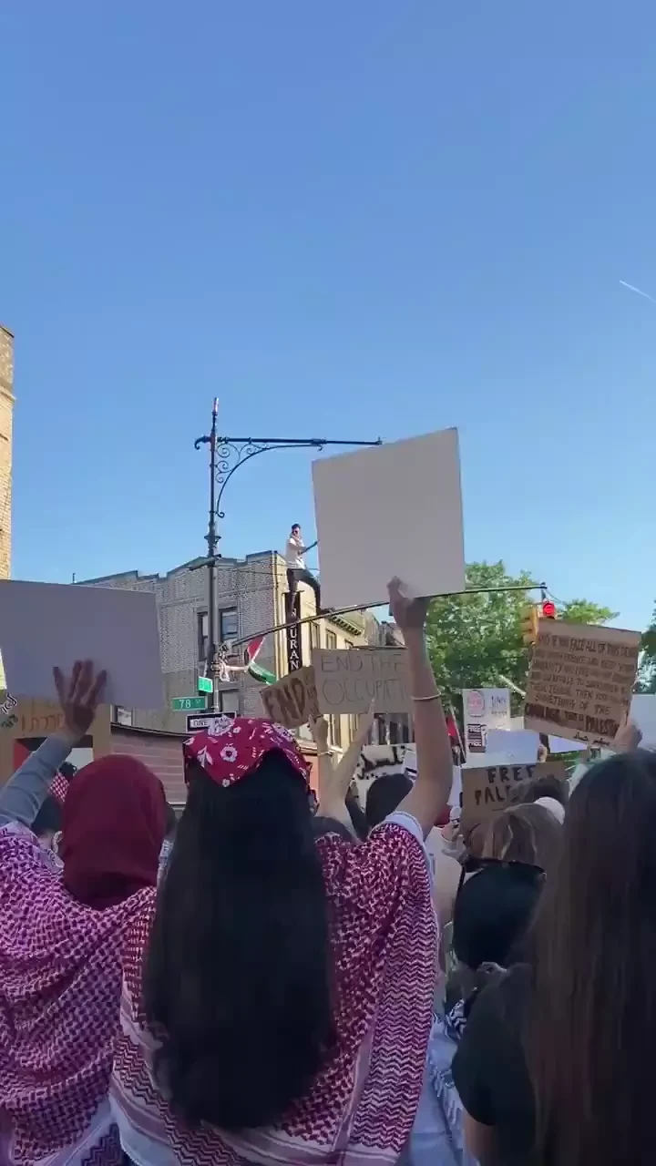 WOL_Protest_Bay_Ridge_Brooklyn_15_May_2021_Michelle_Fahme_filmed_protestors_8MLUa6.mp4_#26