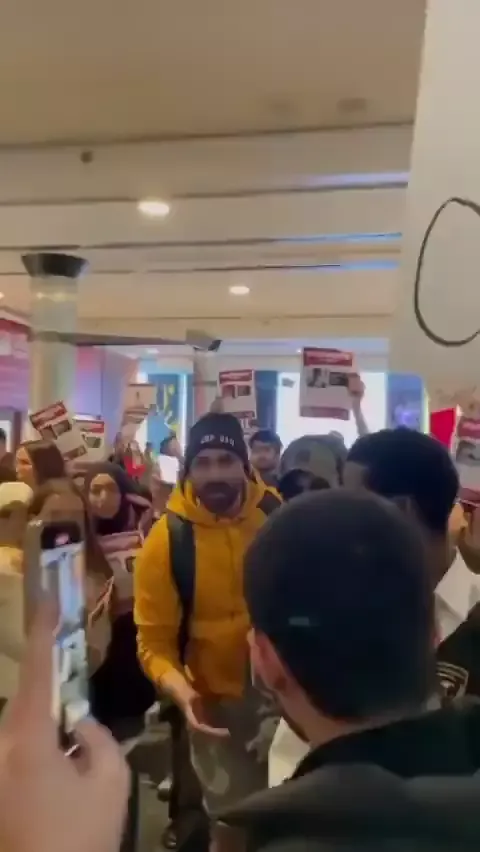 Yannis Arab Disrupts Pro-Israel Rally and Calls for Expulsion of Jews from Canada University of Concordia Montreal Quebec Twitter_#14